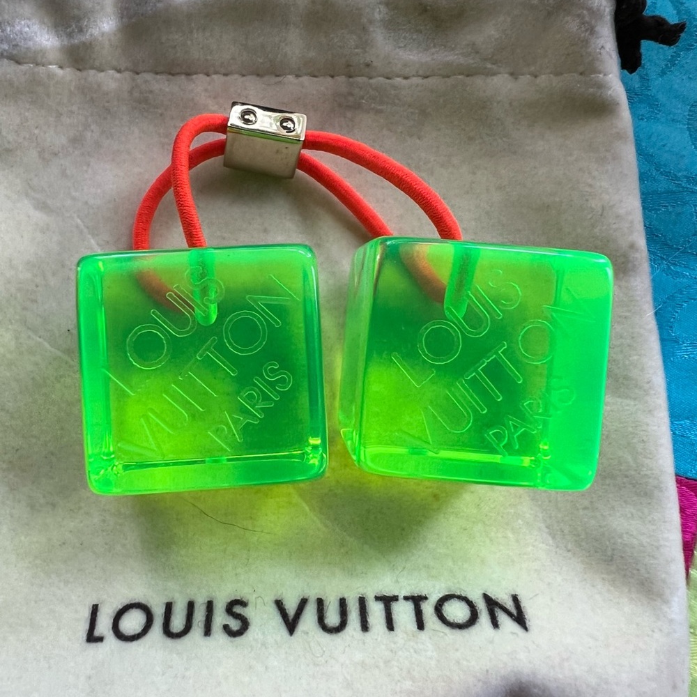 Louis Vuitton Vtg. Cube Hair Tie~ Fluorescent Green - Picture 7 of 8